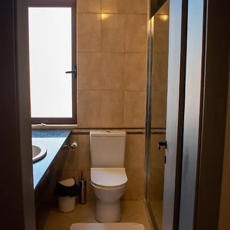 Hotel Tirona *