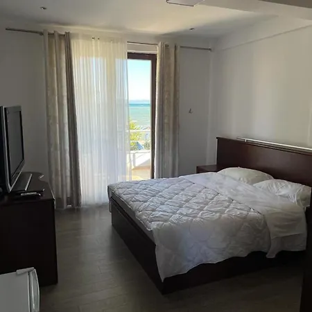Tirona Hotel