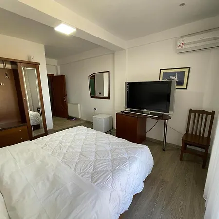 Hotel Tirona