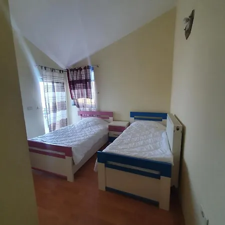 Hotel Tirona